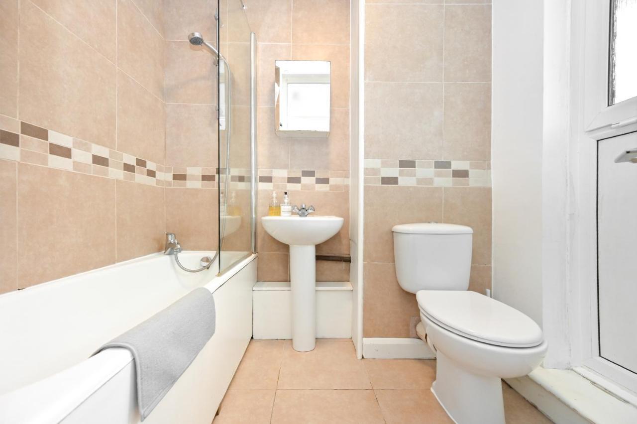 Nice Apartment - Great Portland St, Regents Pk, Euston Londra Esterno foto